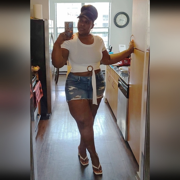 Trendy Blue Denim Jean Shorts - Picture 2 of 4